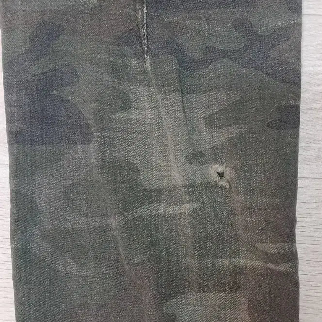 [BUNJANG] CollaVo Camo Damage Jeans M / CollaVo 카모 데미지 청바지 M