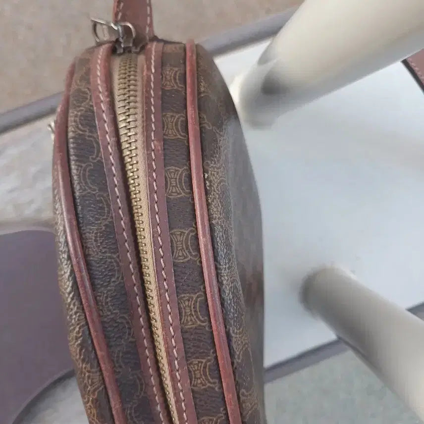 [BUNJANG] Celine Vintage Macadam Triomphe Blazon Camera Bag / [정품] 세린느 빈티지 마카담 트리오페 블라종 카메라백 (숄더/크로스)