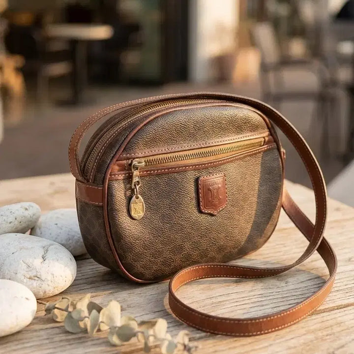 [BUNJANG] Celine Vintage Macadam Triomphe Blazon Camera Bag / [정품] 세린느 빈티지 마카담 트리오페 블라종 카메라백 (숄더/크로스)