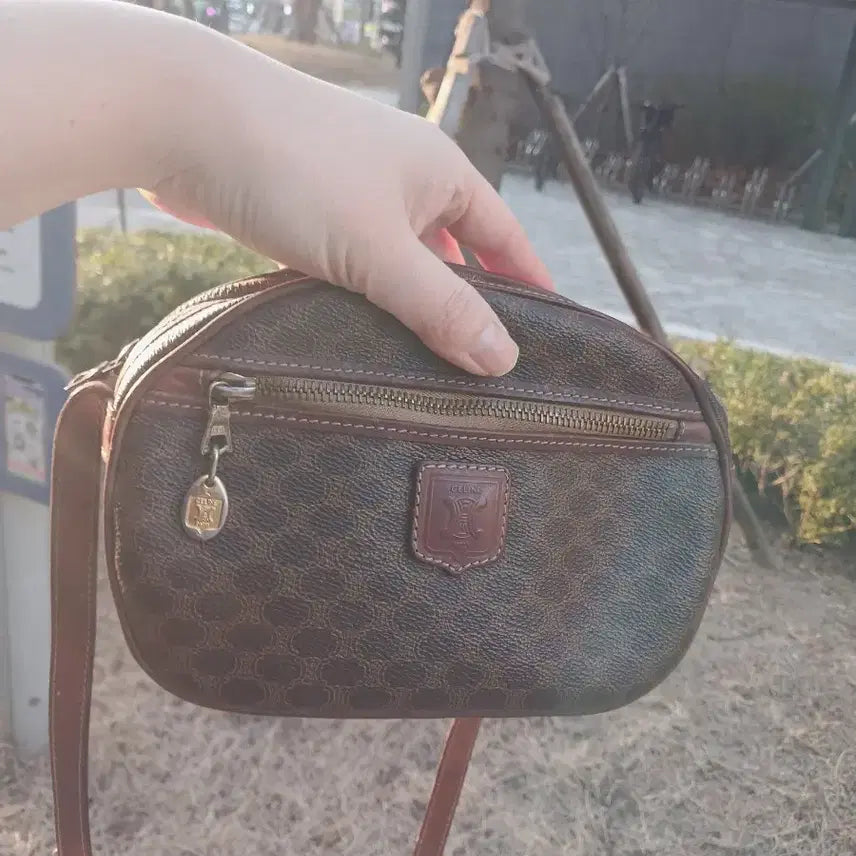 [BUNJANG] Celine Vintage Macadam Triomphe Blazon Camera Bag / [정품] 세린느 빈티지 마카담 트리오페 블라종 카메라백 (숄더/크로스)
