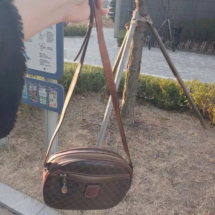 [BUNJANG] Celine Vintage Macadam Triomphe Blazon Camera Bag / [정품] 세린느 빈티지 마카담 트리오페 블라종 카메라백 (숄더/크로스)