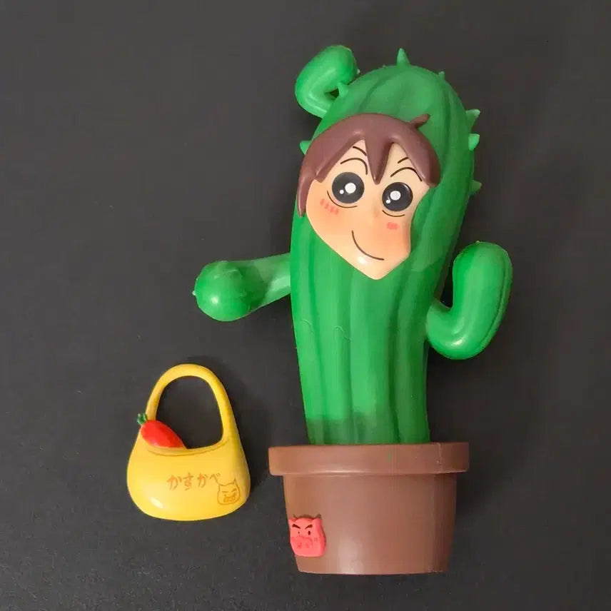 [BUNJANG] Crayon Shin-chan Misae Figure with Cactus / 14cm 짱구 피규어 선인장 짱구 엄마 봉미선