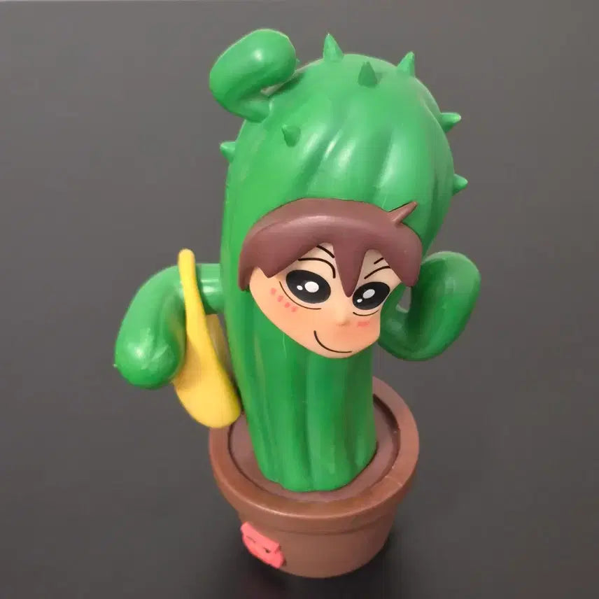 [BUNJANG] Crayon Shin-chan Misae Figure with Cactus / 14cm 짱구 피규어 선인장 짱구 엄마 봉미선