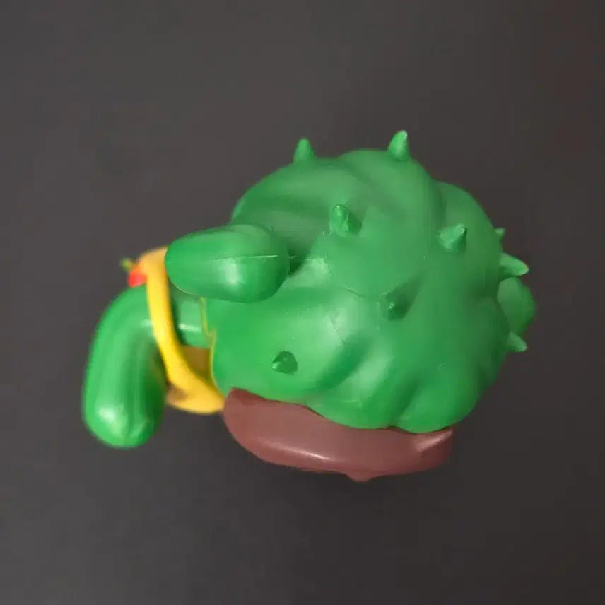 [BUNJANG] Crayon Shin-chan Misae Figure with Cactus / 14cm 짱구 피규어 선인장 짱구 엄마 봉미선