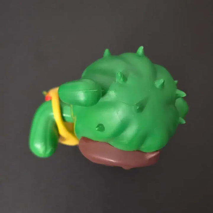 [BUNJANG] Crayon Shin-chan Misae Figure with Cactus / 14cm 짱구 피규어 선인장 짱구 엄마 봉미선