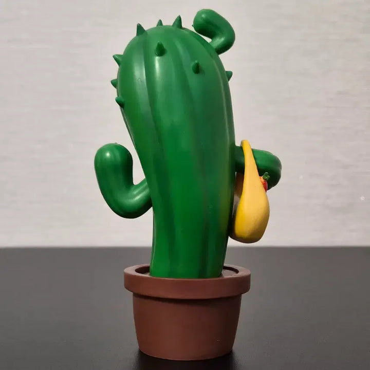 [BUNJANG] Crayon Shin-chan Misae Figure with Cactus / 14cm 짱구 피규어 선인장 짱구 엄마 봉미선