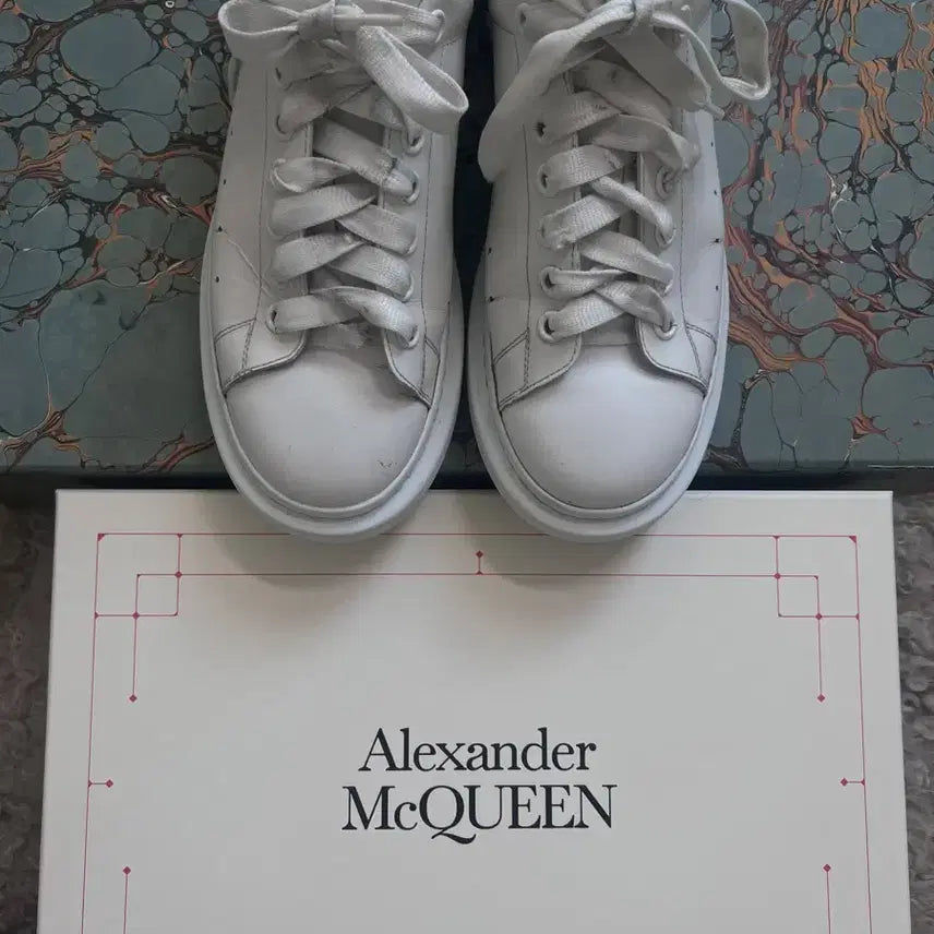 [BUNJANG] Alexander McQueen Oversized Sneakers / 알렉산더맥퀸오버솔 42.5