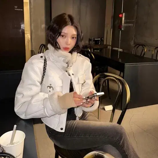[BUNJANG] Mijemme White Crop Mustang / 미젬므 화이트 크롭 무스탕