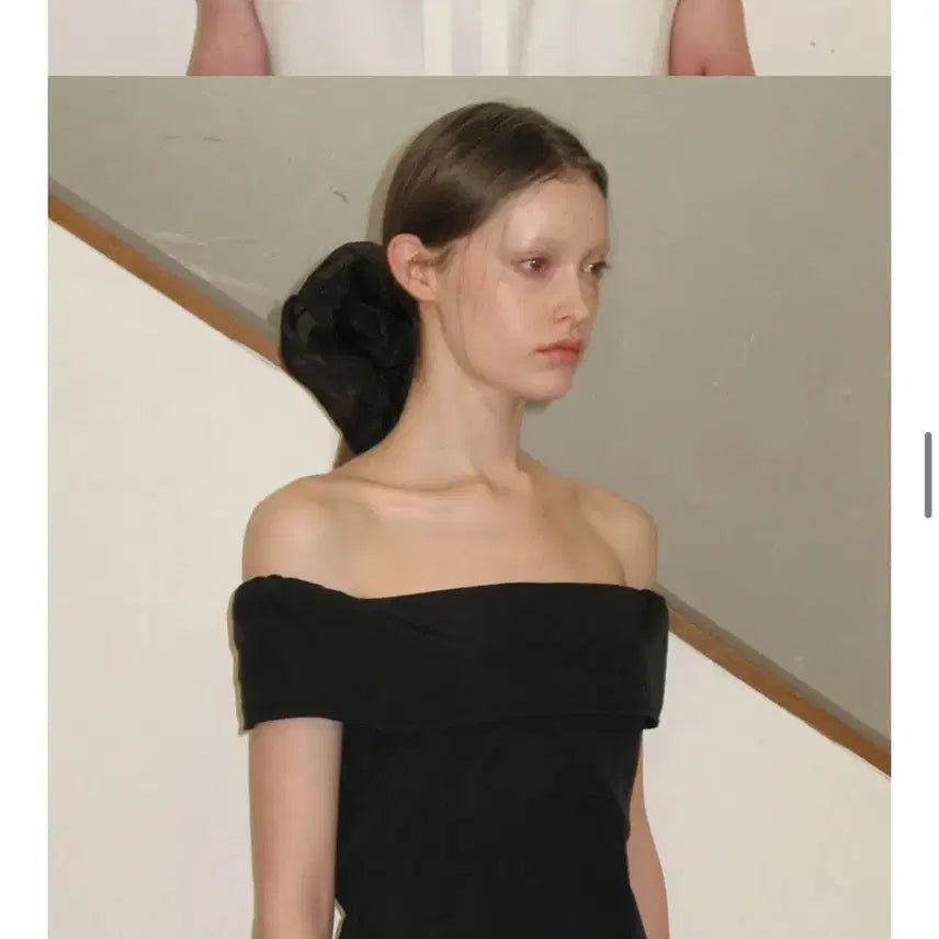 [BUNJANG] 시눈 off shoulder pintuck blouse black / 시눈 off shoulder pintuck blouse black