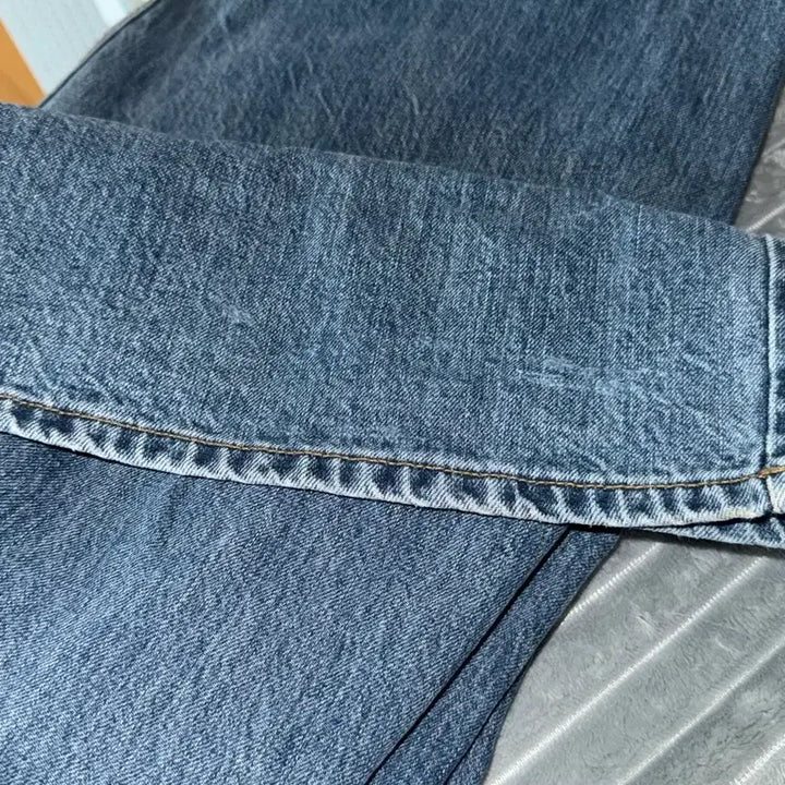 [BUNJANG] Facade Pattern Classic Wide Denim Vintage Washing / 파사드 패턴 클래식 와이드 데님 vintage washing