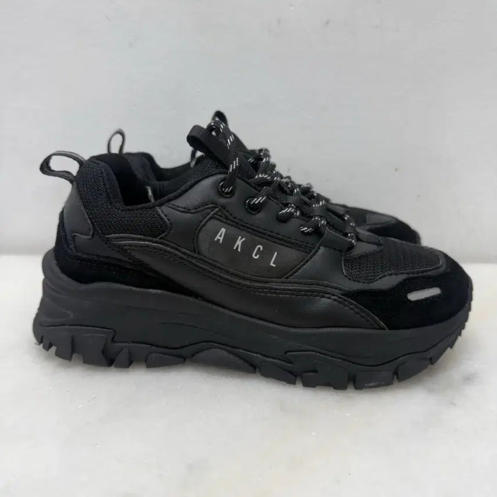 [BUNJANG] Aki Classic Urban Tracker All Black Sneakers / (235)아키클래식 운동화 어반트래커 올블랙