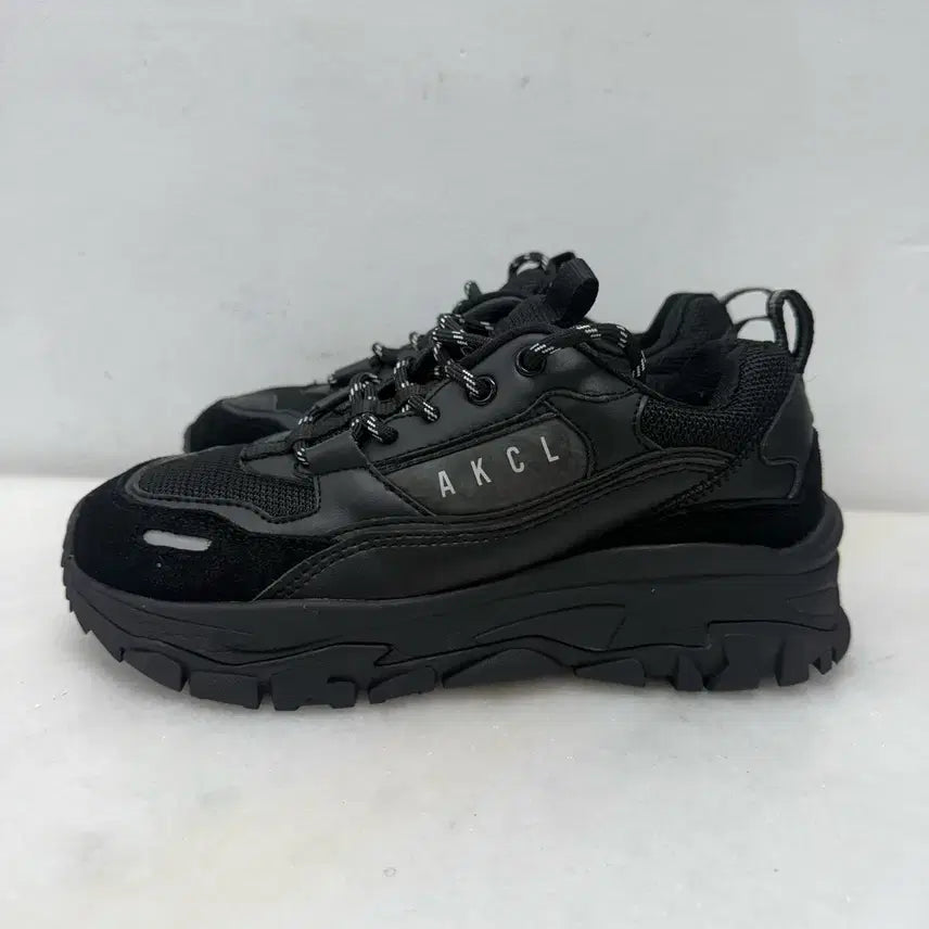 [BUNJANG] Aki Classic Urban Tracker All Black Sneakers / (235)아키클래식 운동화 어반트래커 올블랙