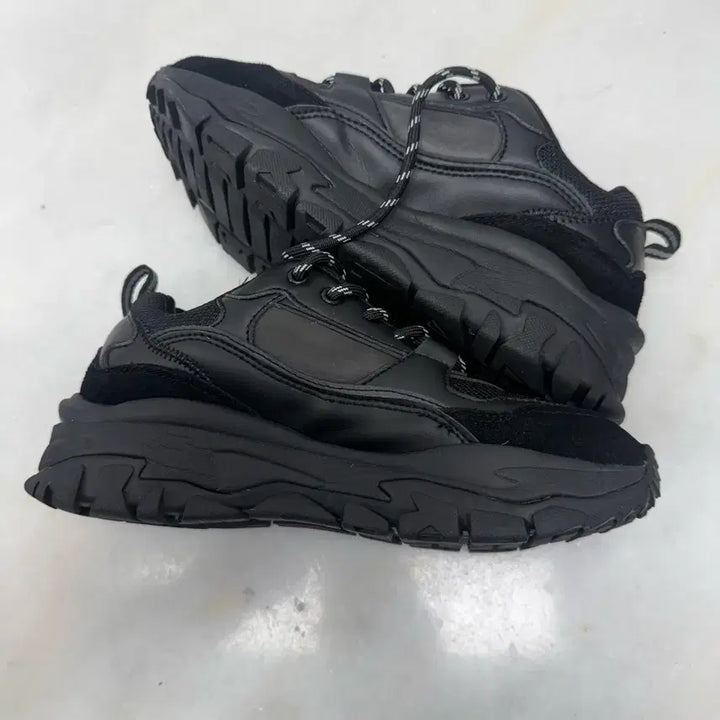 [BUNJANG] Aki Classic Urban Tracker All Black Sneakers / (235)아키클래식 운동화 어반트래커 올블랙
