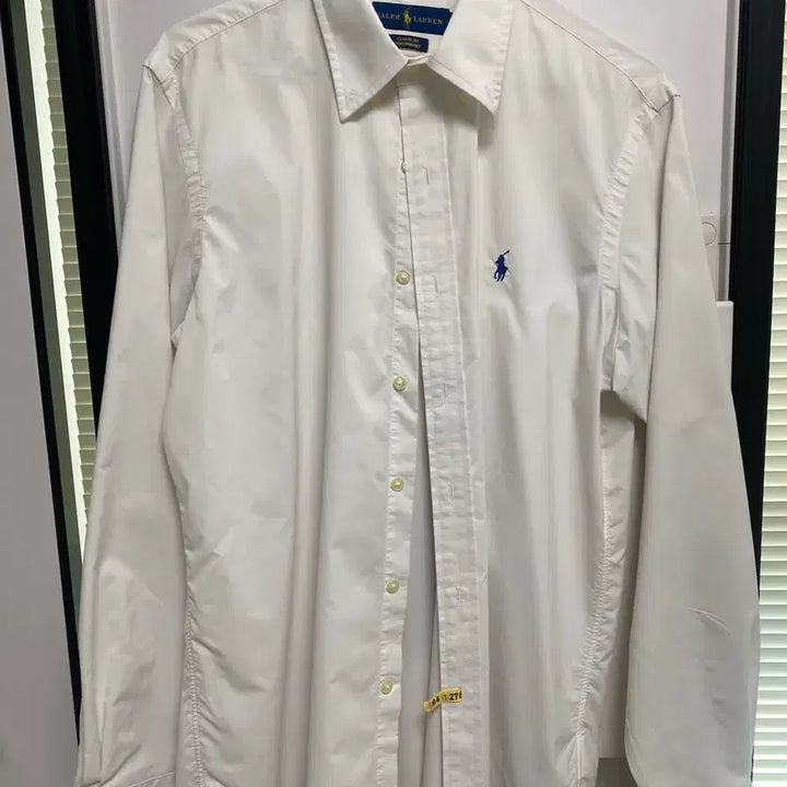 [SOLD OUT] 폴로셔츠 클래식m 팝니다