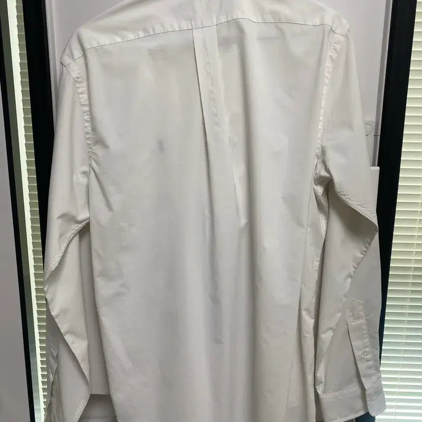 [SOLD OUT] 폴로셔츠 클래식m 팝니다