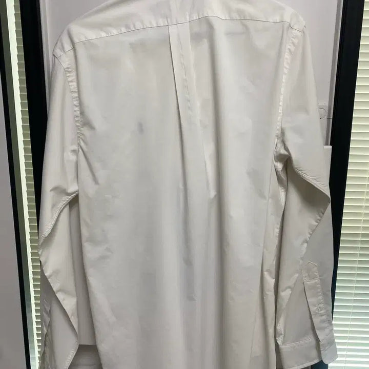 [SOLD OUT] 폴로셔츠 클래식m 팝니다