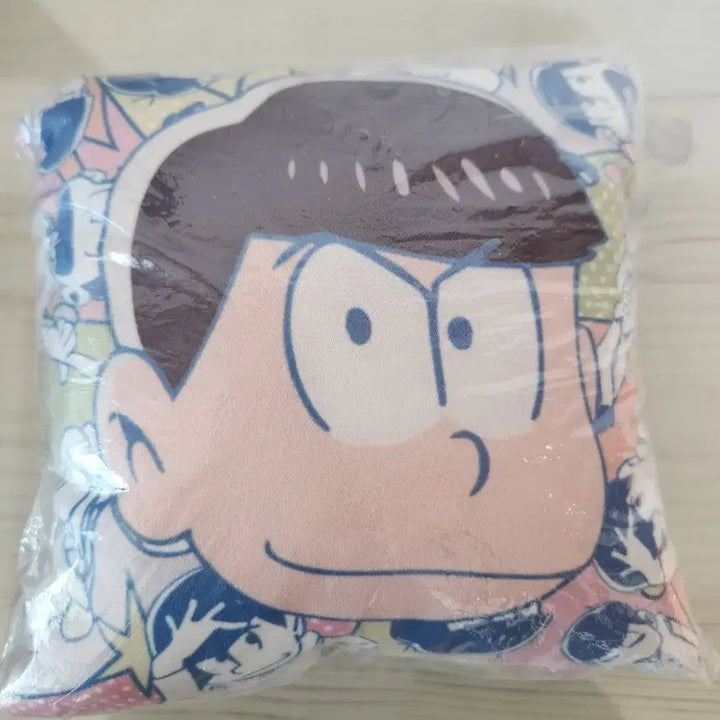 [BUNJANG] Osomatsu-san Karamatsu Cushion / 오소마츠상 카라마츠 쿠션 미개봉 새상품 팝니다.