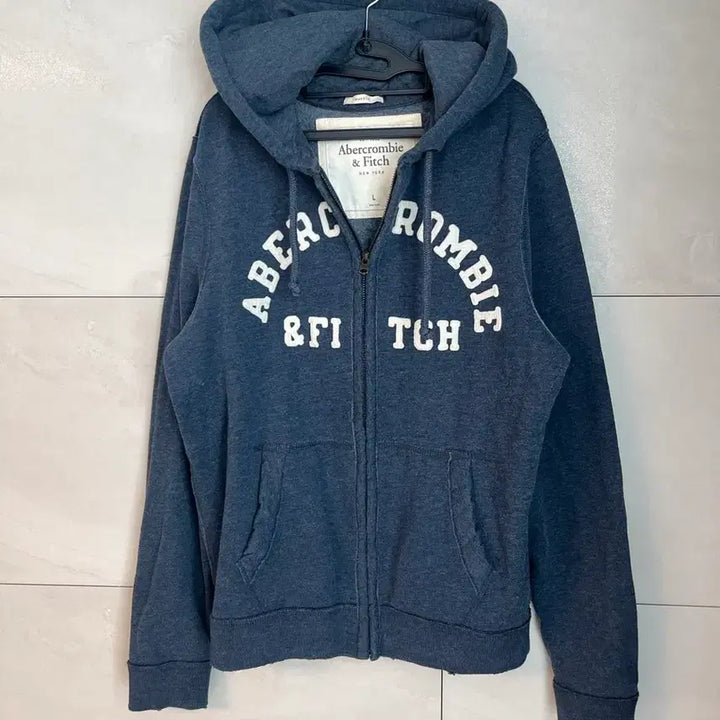 [BUNJANG] Abercrombie &amp; Fitch Spell Logo Hooded Zip-up (Navy, L) / 아베크롬비 스펠로고 후드집업 네이비 (L)