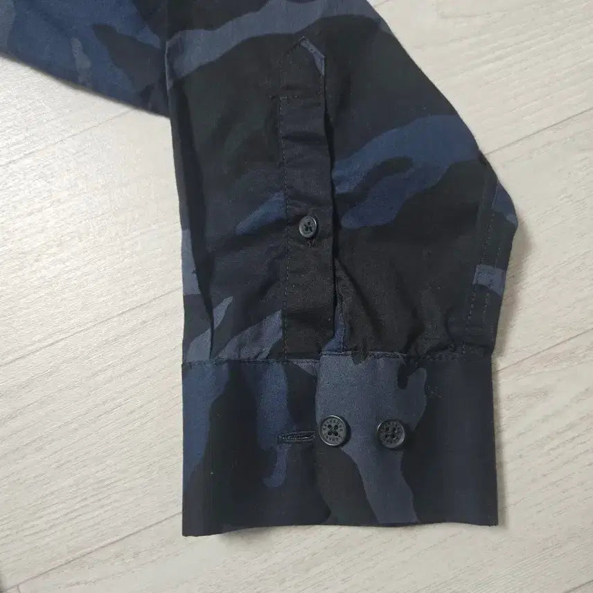 [BUNJANG] Armani Exchange Camouflage Military Shirt (Men&