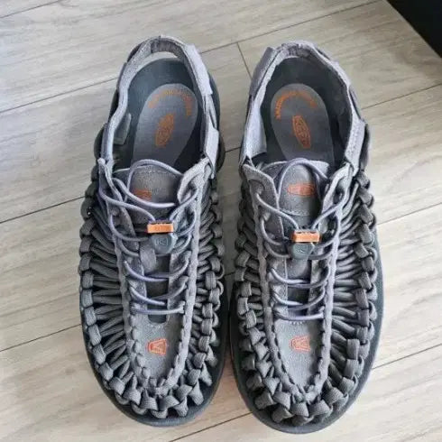 [SOLD OUT] 킨 KEEN 유니크 샌들