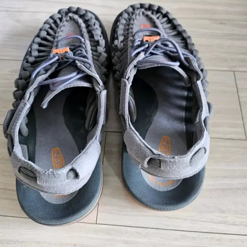 [SOLD OUT] 킨 KEEN 유니크 샌들