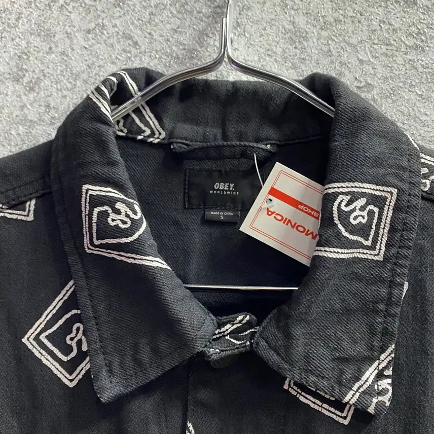 [BUNJANG] Obey Vendor Eyes Denim Trucker Jacket / 오베이 벤더 아이즈 데님 트러커 자켓 B4412