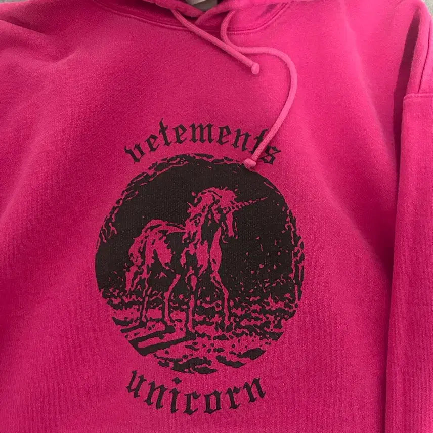 [BUNJANG] Vetements Unicorn Pink Hoodie / [M] 베트멍 더블 유니콘 핑크 후드 티셔츠