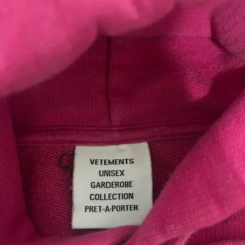 [BUNJANG] Vetements Unicorn Pink Hoodie / [M] 베트멍 더블 유니콘 핑크 후드 티셔츠