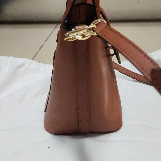 [BUNJANG] Delest Glinda Crossbody Bag / 델레스트 글린다 크로스백