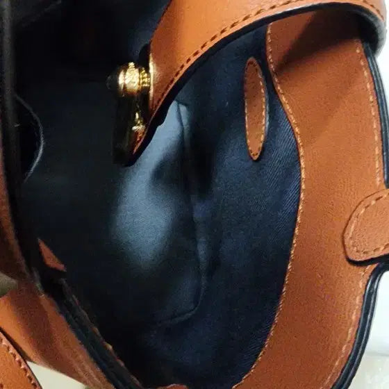 [BUNJANG] Delest Glinda Crossbody Bag / 델레스트 글린다 크로스백