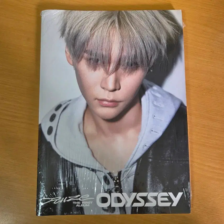 [BUNJANG] RIIZE Eunseok ODYSSEY Photobook (Sealed) / (은석)라이즈 ODYSSEY 포토북 미개봉 양도