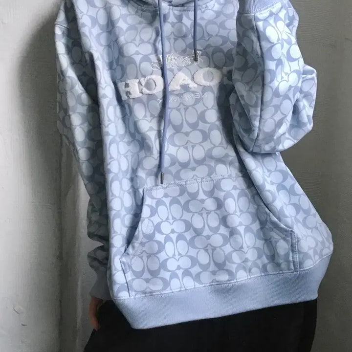 [BUNJANG] Coach Signature Logo Blue Hoodie / Coach 코치 시그니처 로고 블루 후드티