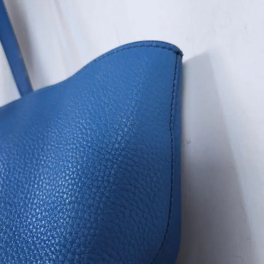[BUNJANG] Miu Miu Blue Leather Tote Bag / 미우미우 블루 레더 토트백