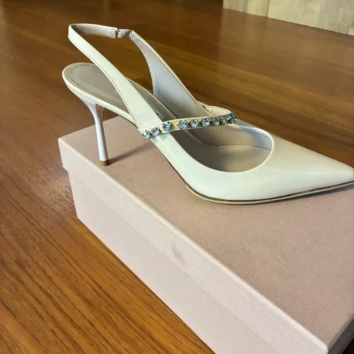 [SOLD OUT] 미우미우 크리스탈 슬링백