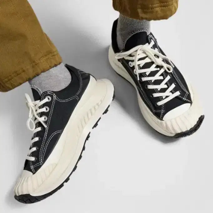 [BUNJANG] Converse Chuck 70 AT-CX Low Black Sneakers / 컨버스 척 70 AT-CX 로우 블랙 스니커즈