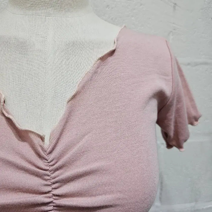 [BUNJANG] V-Neck Cropped T-Shirt - Pink / 앞셔링 반크롭 브이넥 반팔- 핑크