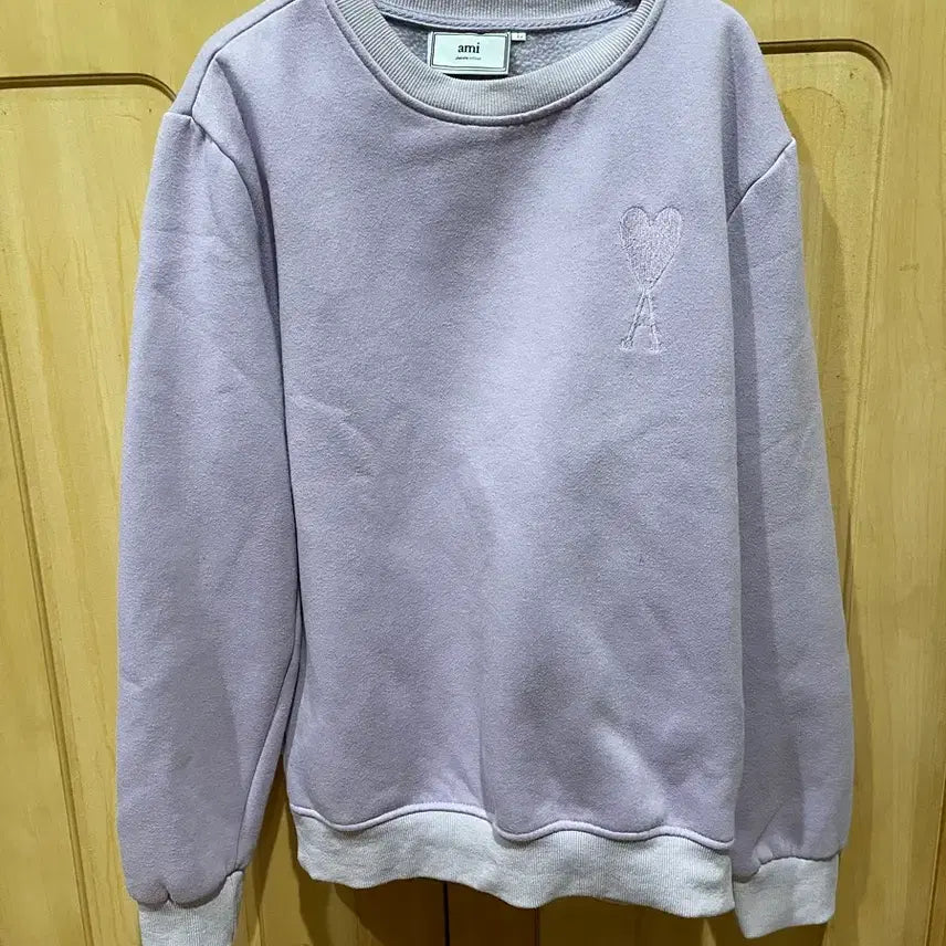 [BUNJANG] BTS ARMY Small Heart Logo Lavender Sweatshirt / 아미 스몰 하트 로고 라벤더 맨투맨