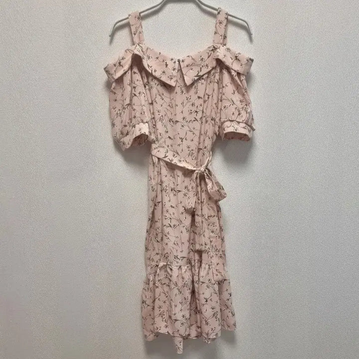 [BUNJANG] Cherryville Off-shoulder Floral Dress / 오프숄더 플라워 원피스