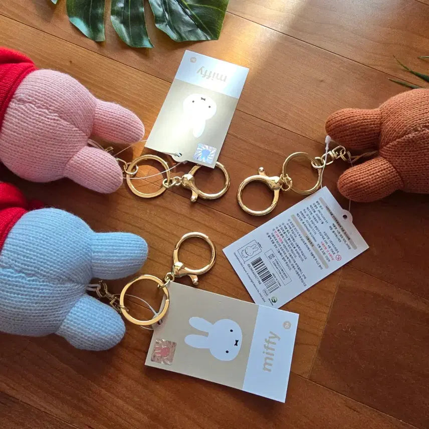 [BUNJANG] Miffy Knit Cape Doll Keyring / (새상품) 미피 니트 망토 인형 키링 3종