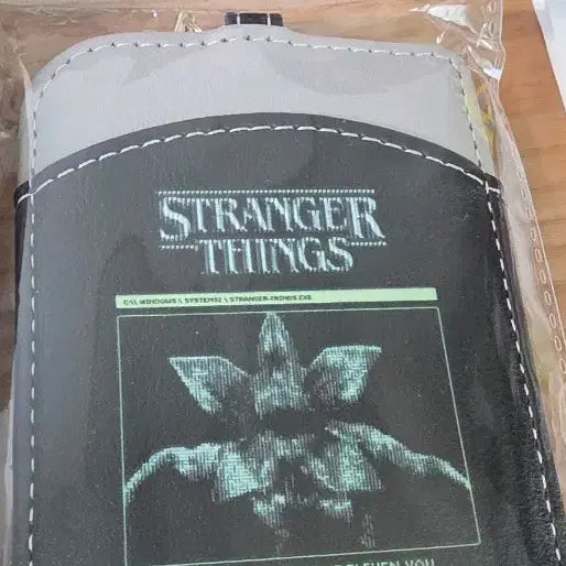 [BUNJANG] Stranger Things Demogorgon Card Holder / 기묘한 이야기 데모고르곤 카드홀더