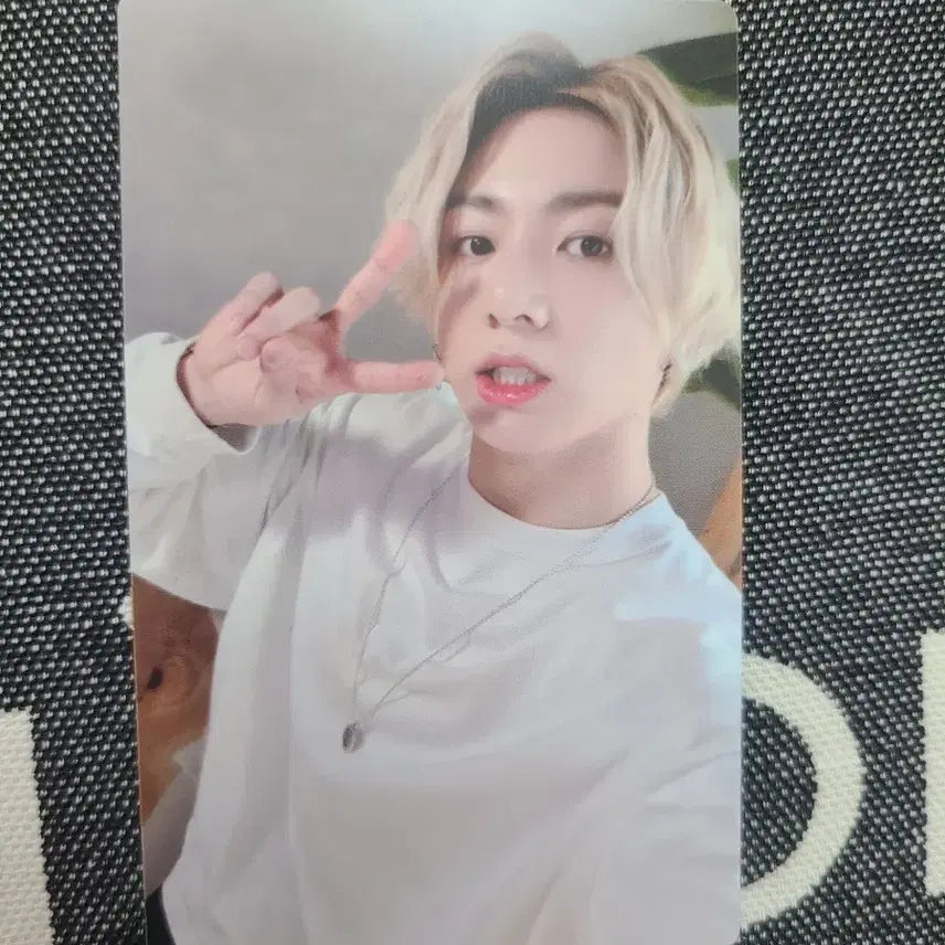 [BUNJANG] BTS Jungkook BE Soundwave M2U Lucky Draw Photocard Grammy / 정국 BE 사웨 엠투유 m2u 럭드 럭키드로우 사운드웨이브 포카 그래미