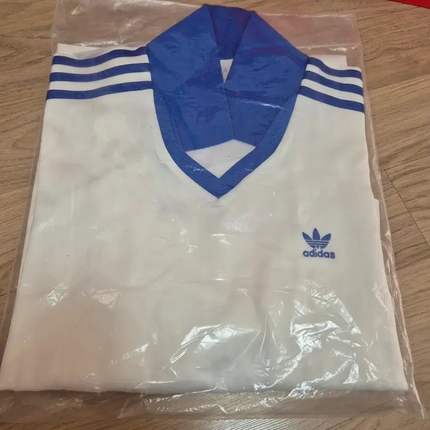 [BUNJANG] Adidas Satin T-Shirt / 아디다스 흰색/파랑 사틴 티셔츠