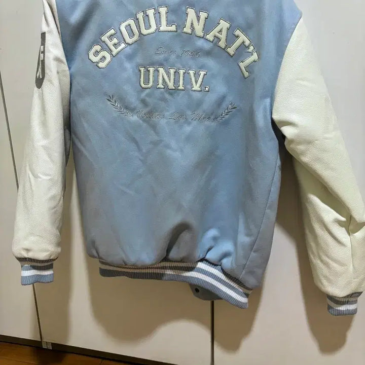 [SOLD OUT] 서울대 연파랑 야구점퍼 S사이즈 새상품