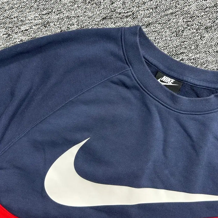 [SOLD OUT] 나이키 배색 빅로고 맨투맨 L