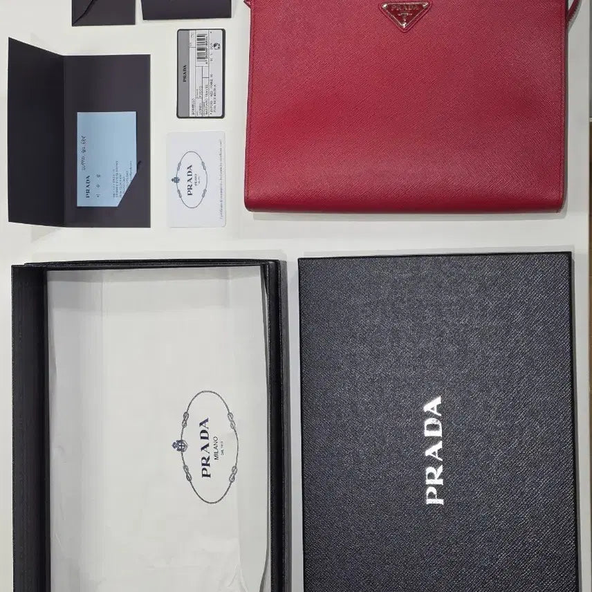 [BUNJANG] Prada Saffiano Leather Pouch Clutch Bag Red / 프라다 사피아노 레드 파우치 클러치백