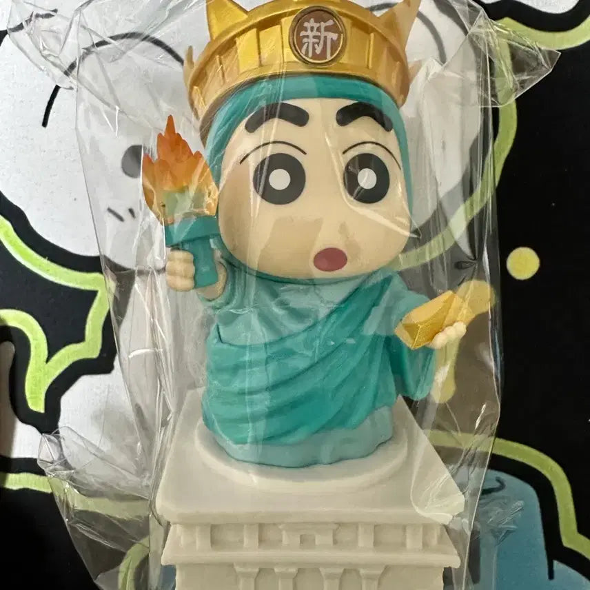 [BUNJANG] Crayon Shin-chan Statue of Liberty Figure / 짱구 자유의 여신상 피규어