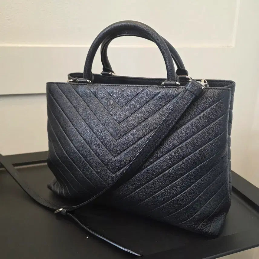 [BUNJANG] MSTORECITY Neo Luce Black Tote Bag / Shoulder Bag / 메트로씨티 네오 루체 블랙 V백 토트겸숄더백