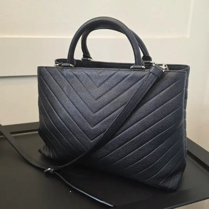 [BUNJANG] MSTORECITY Neo Luce Black Tote Bag / Shoulder Bag / 메트로씨티 네오 루체 블랙 V백 토트겸숄더백