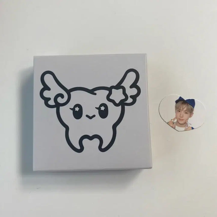 [SOLD OUT] [당일발송] 엔시티 위시 시즌그리팅 이빨요정 팬던트