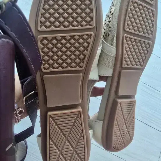 [BUNJANG] Unspecified Shoes 250 Size / 신발250거의새거